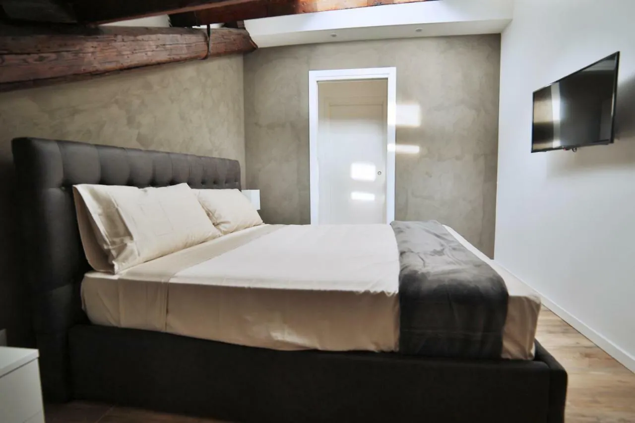 Moscova Attic Near Duomo Daire Milano
